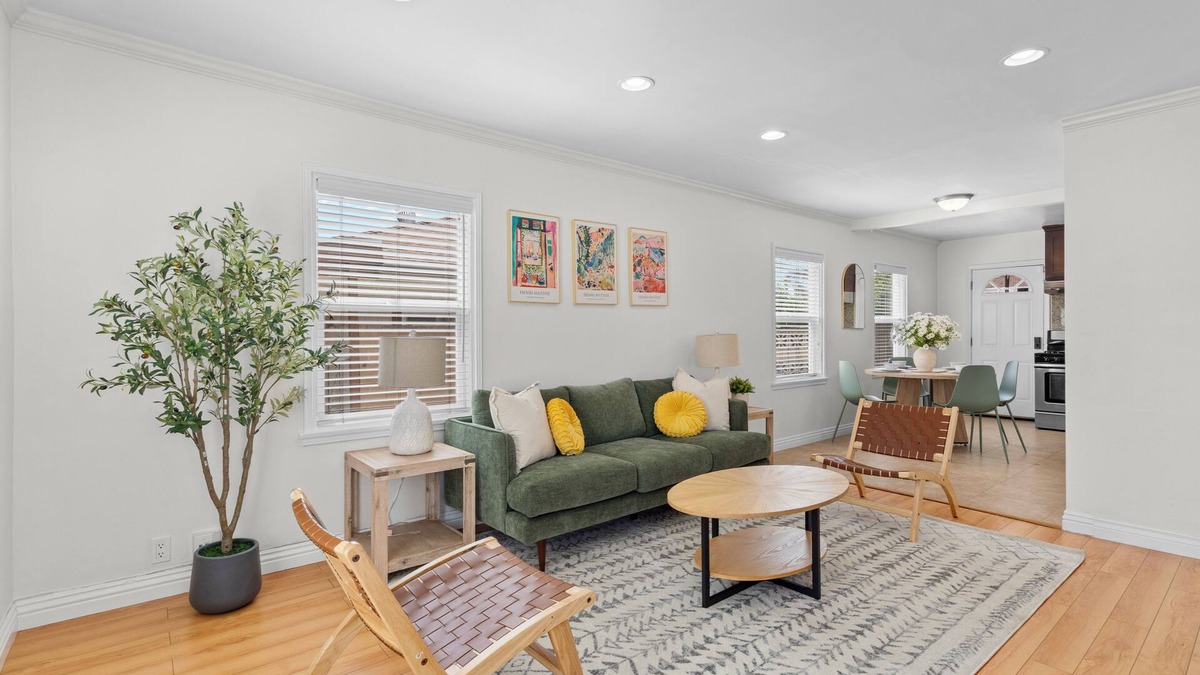 Burbank House | Universal Studio/Burbank/LA Super Cute Home