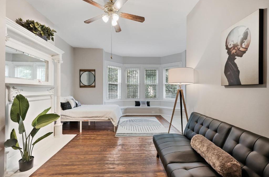 Spruce Hill Apartment | University City, Chic Studio Apartment by A.C.T.