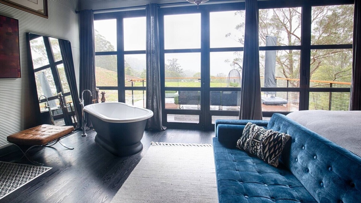 Barrengarry House | Unlike no other home, this simply stunning Black Star Barn Accommodation