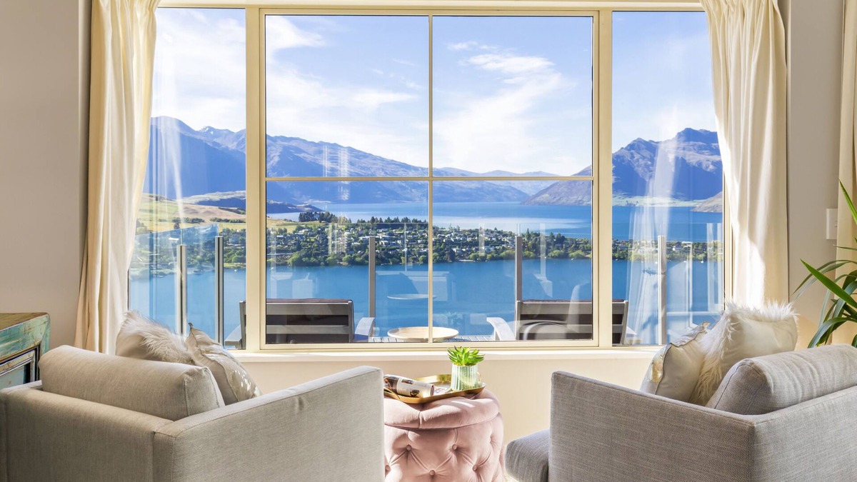 Queenstown House | Unmatched Panoramic Lake, Mountain & Garden Views