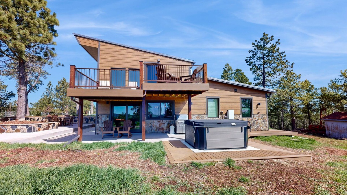 Keystone Cabin | Unmatched views of Mt. Rushmore and Black Elk Peak on 17 acres with hot tub