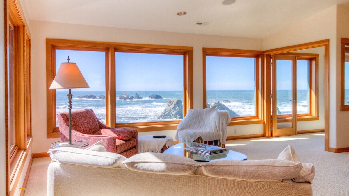 Bandon House | Unobstructed Oceanfront View at Face Rock