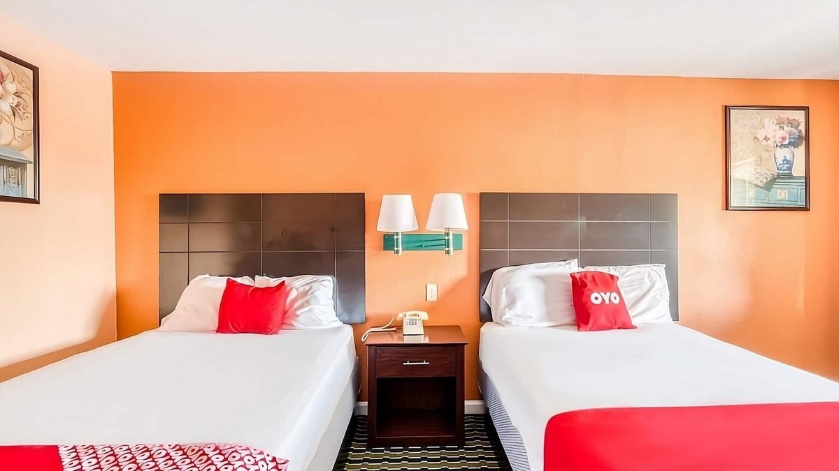 Channelview Hotel | Unwind and Explore! 4 Relaxing Units, Free Parking, Pet-friendly Property!
