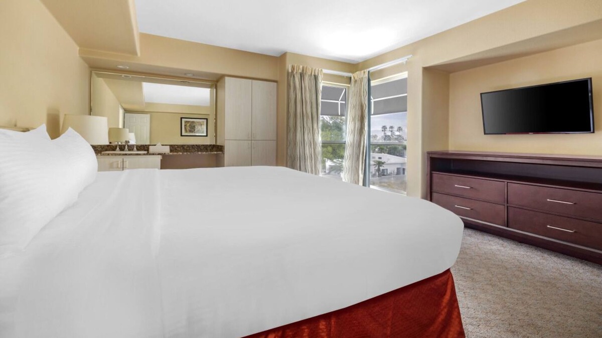 Canyon Corridor Resort | Unwind and Explore | Your Palm Springs Retreat! 2 Outdoor Swimming Pools + Spa