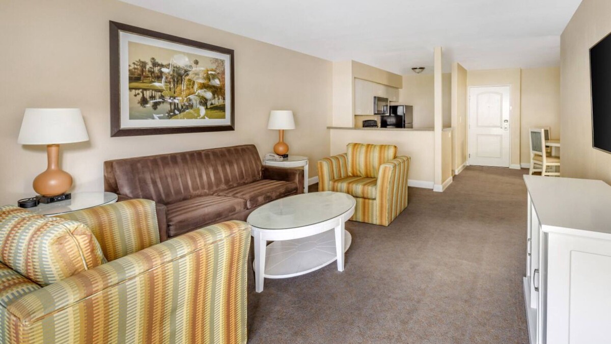 Canyon Corridor Resort | Unwind and Explore | Your Palm Springs Retreat! 4 Stunning Suite w/ Balcony