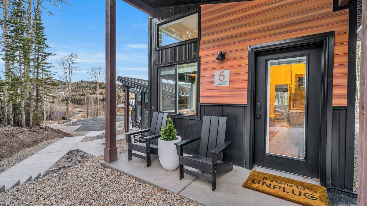 Steam Engine Meadows Cabin | Unwind and Unplug at #5 Tiny Cabin