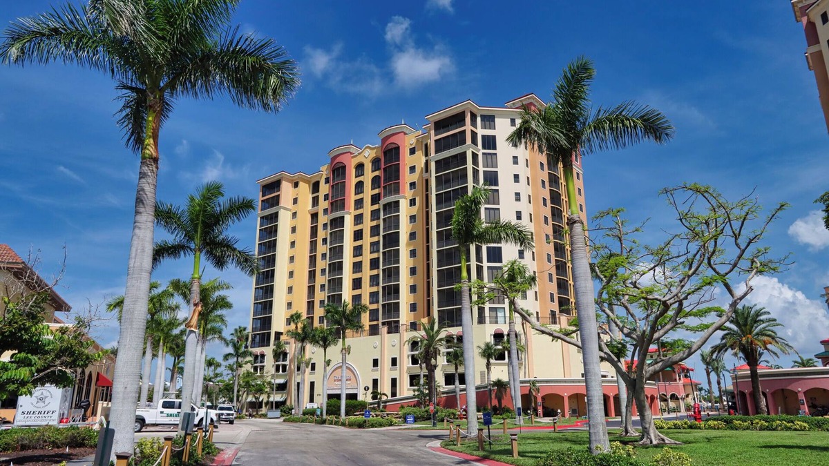 Cape Harbour Condo | Unwind at Cape Harbour 509, your perfect Cape Coral vacation rental
