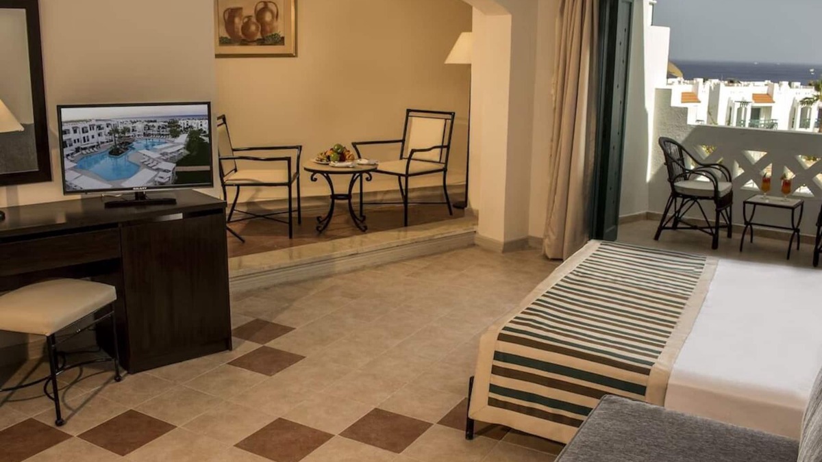 Sharm El Sheikh Hotel | Unwind in a Stylish Room Near the Red Sea - Ideal for Water Sports Enthusiasts