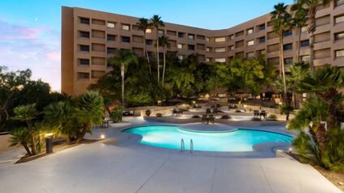 Tucson House | Unwind in Style: 2 Queens, Hilton Tucson East, Scenic Beauty, Pool Access
