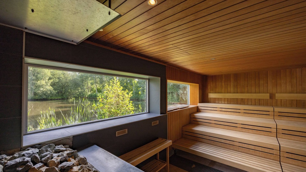 Mill Hotel | Unwind in Style with Restaurant and Beautiful Green Views