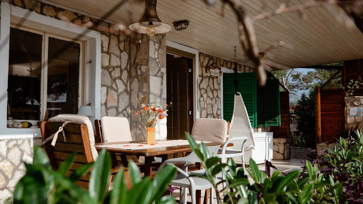 Rogac Apartment | Unwind in the lovely island home with an ocean view