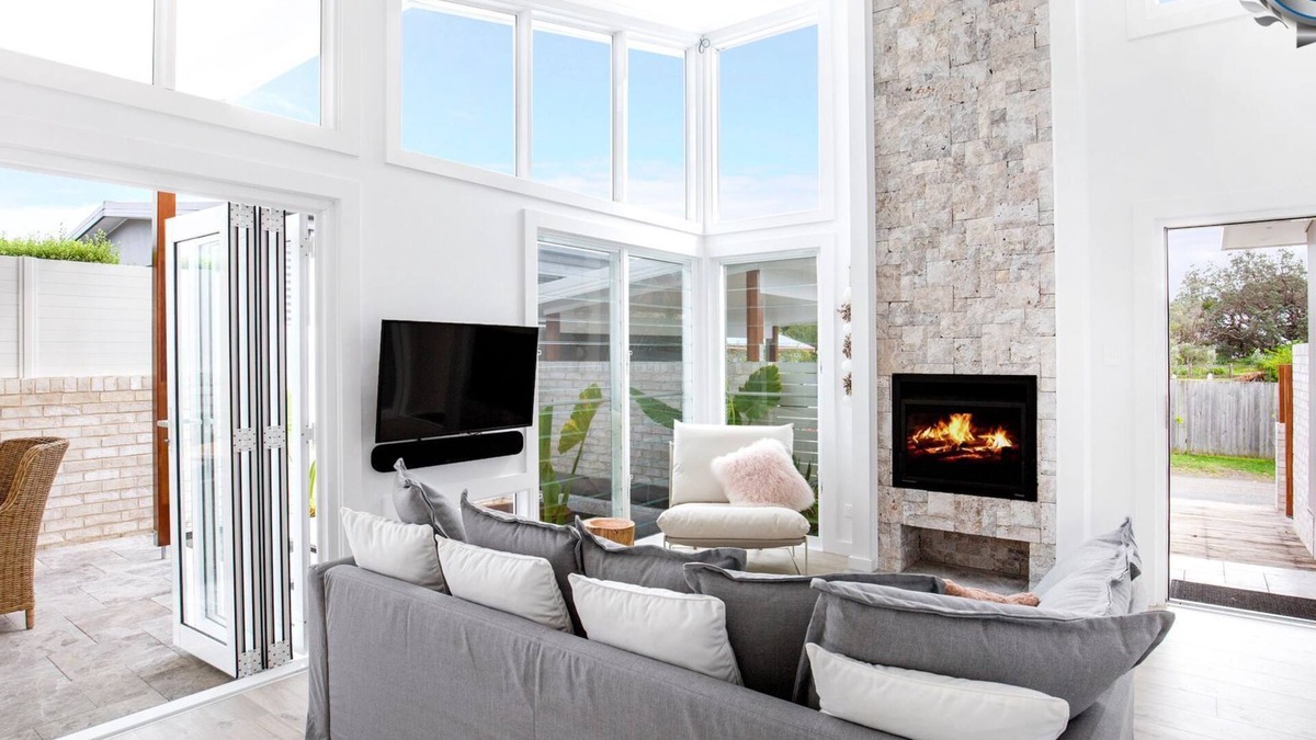 Culburra Beach House | Unwind - Pet Friendly - 1 Min Walk to Beach