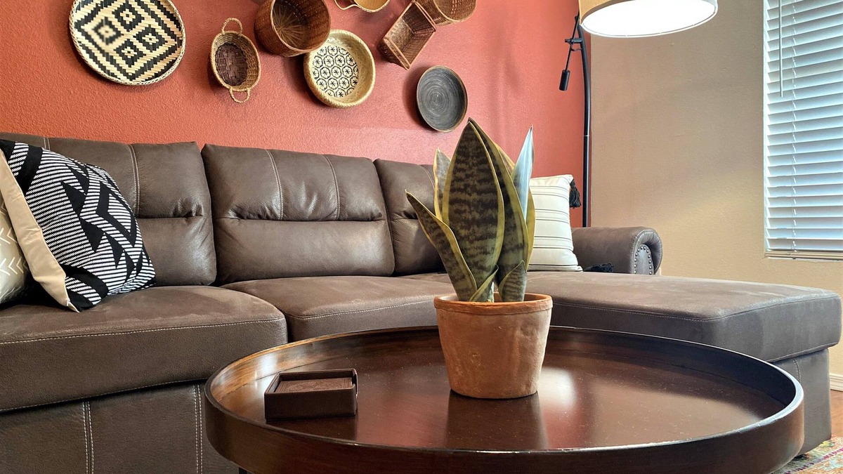 North Scottsdale Condo | Unwind w/King bed, pool, hot tub & free parking