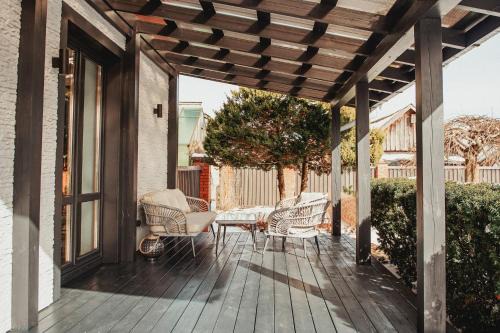 Anyksciai House | Upės apartamentai I su terasa ir baseinu