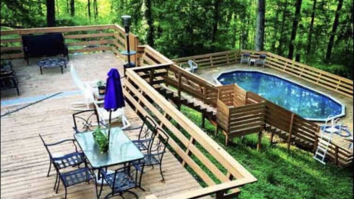 Pegram House | UP IN THE TREETOPS... CLOSE TO NASHVILLE