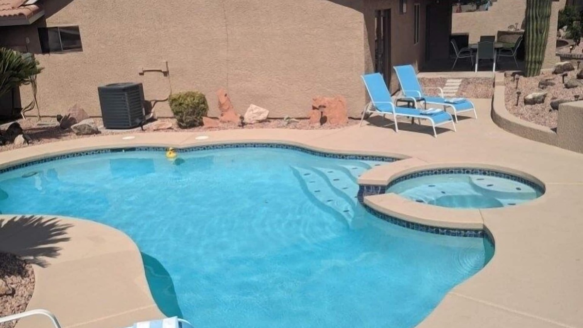Green Valley North House | Updated 1 story 3 bed/2 bath home with pool & spa! Short drive to the Strip!