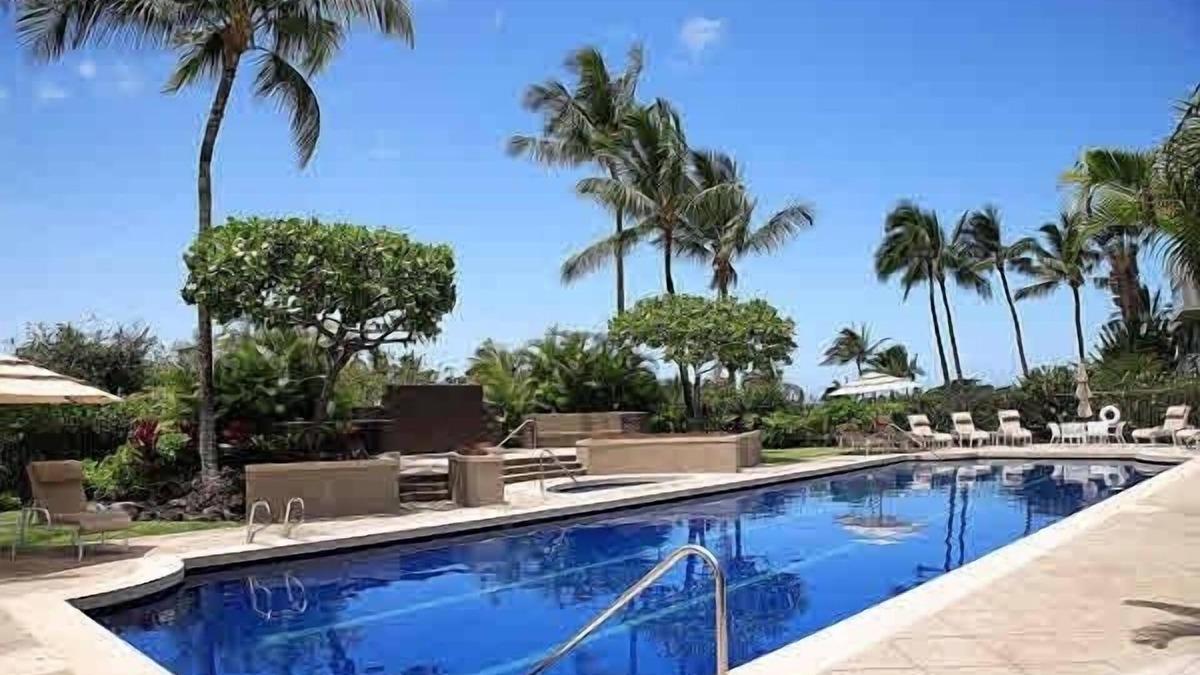 Waikoloa Condo | Updated 2 Bedroom Condo Walk to the Beach & Shops.