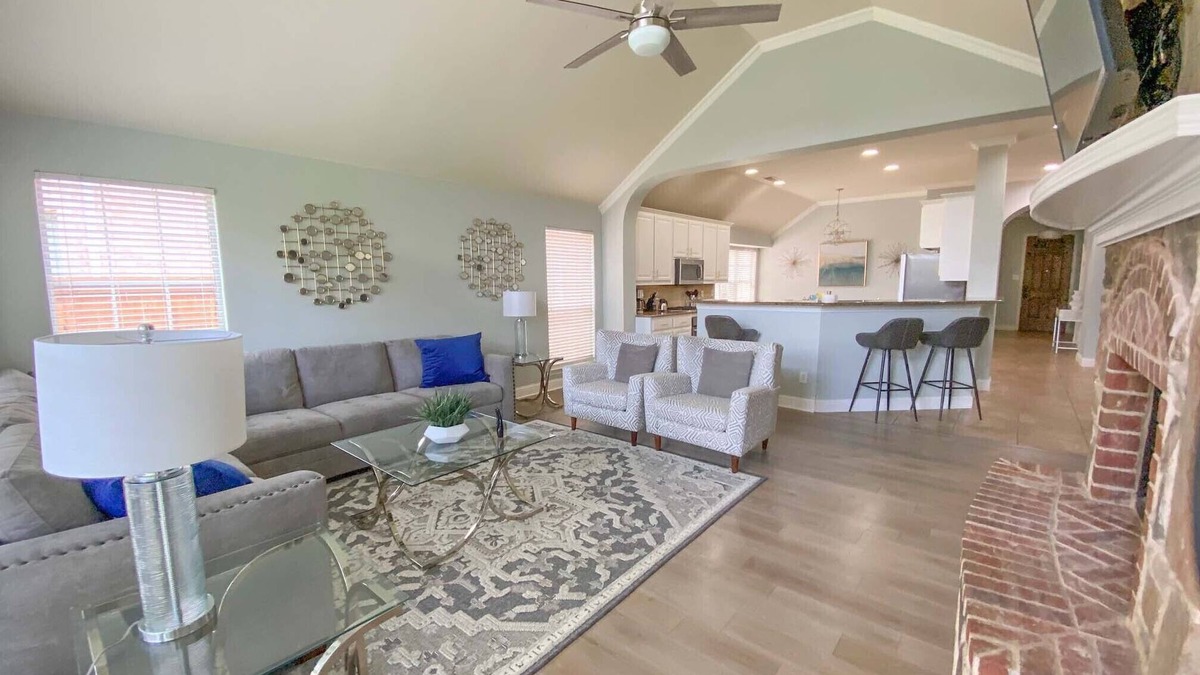 Lantana House | UPDATED 4 BR Home-Argyle Area-24 Min to DFW AIRPORT!