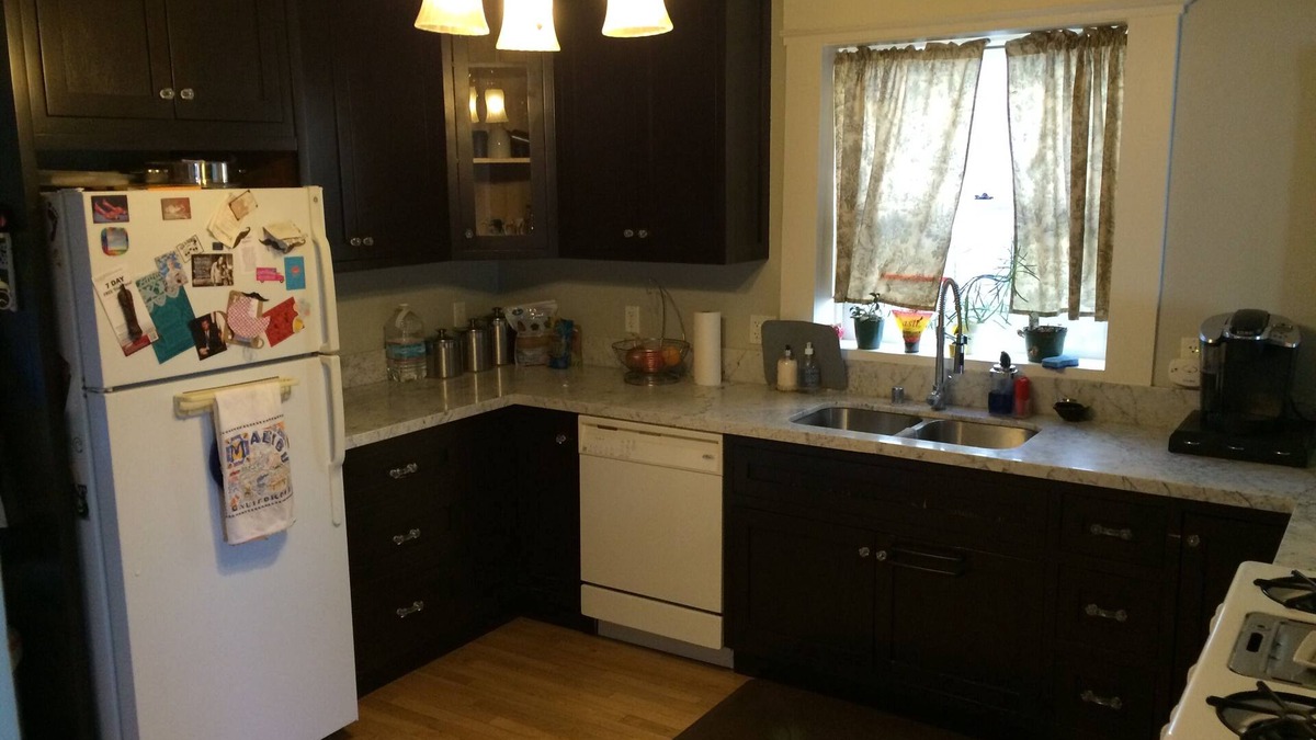 Highland Park House | Updated 6 Bedroom Craftsman w/EV Charging Station Metro & Walking Friendly