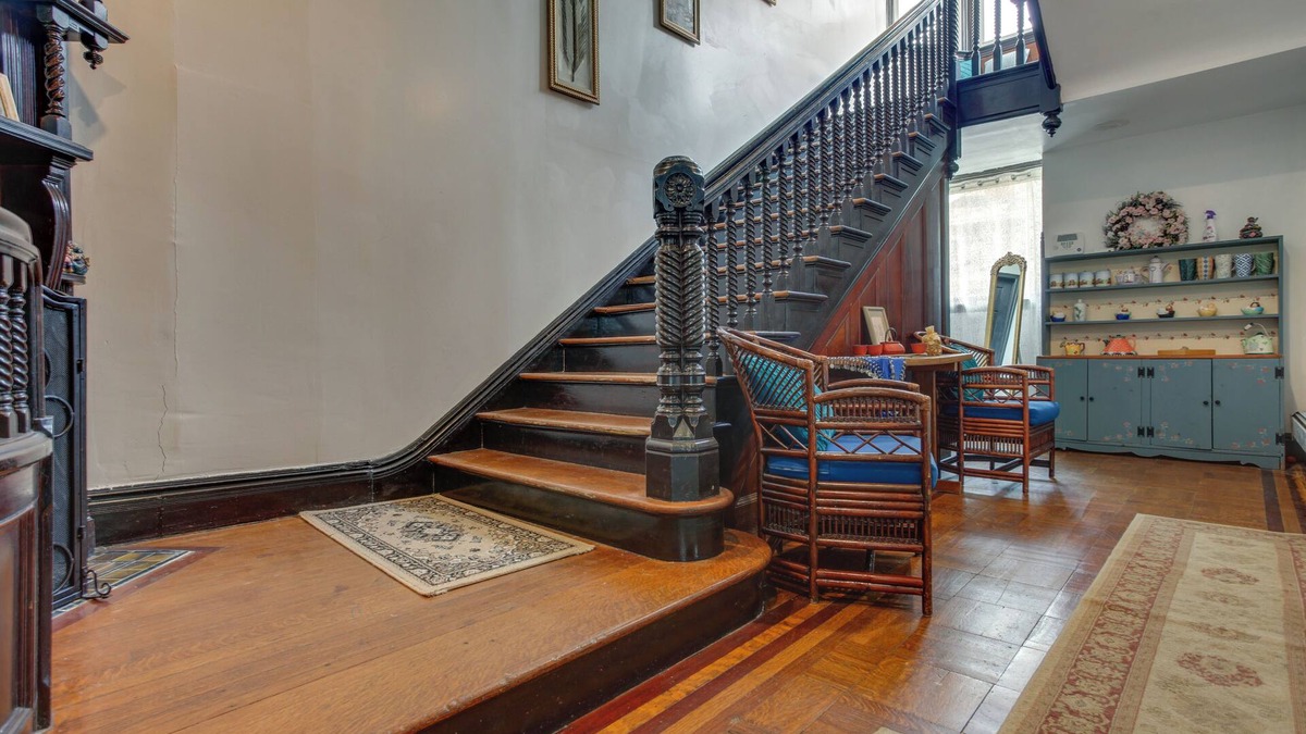 East Orange Apartment | Updated Apartment: Near New York City!