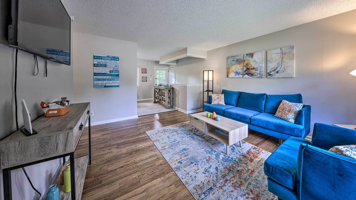 Pauline House | Updated Capital Suite < 3 Mi to Dtwn Topeka!