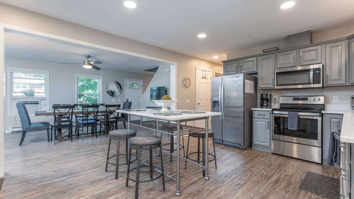 Saratoga Springs House | Updated Colonial Close To Town - Available All Year ~ Excellent Hot Tub!