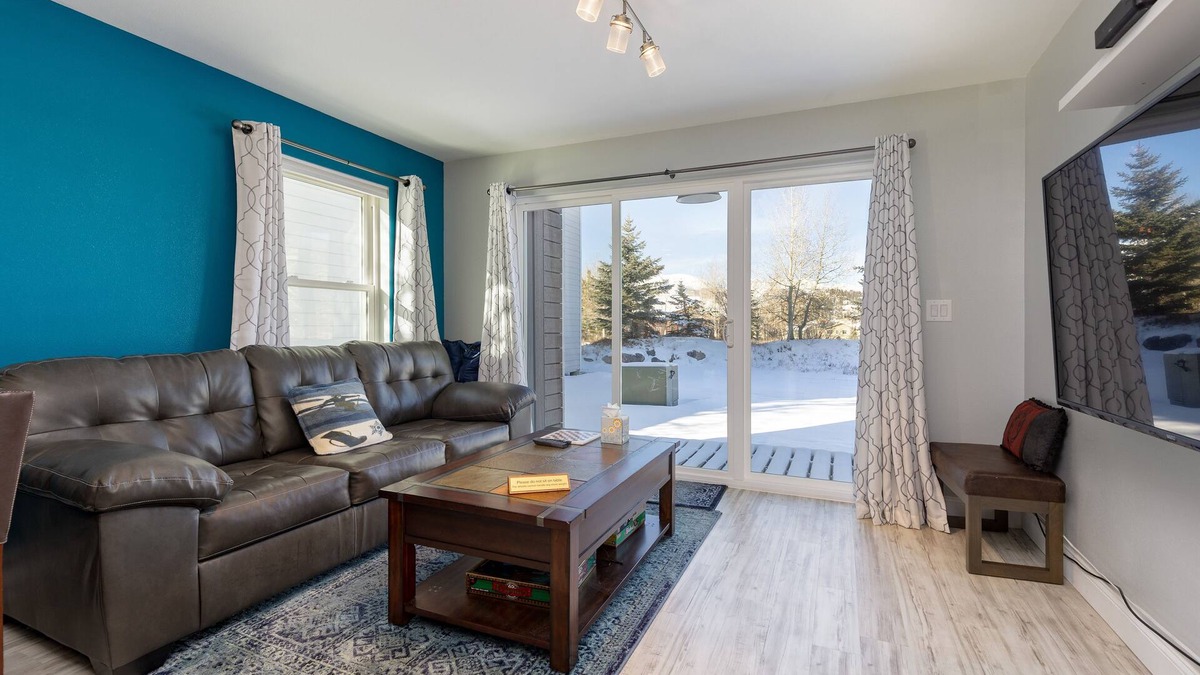 Summit Cove Condo | Updated Condo/Private Patio/Central Location