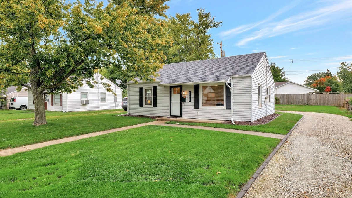 Bloomington House | Updated cozy 2 Bedroom