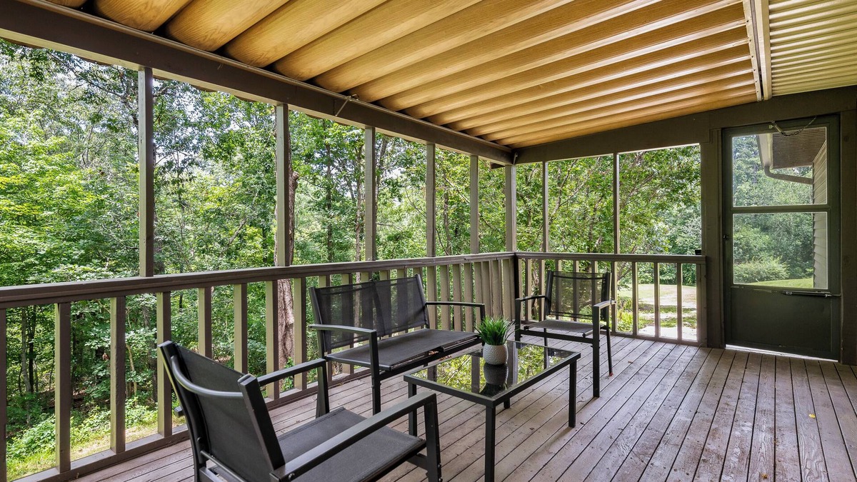 Bella Vista House | Updated, Cozy home- minutes to Tunnel Vision Trail!