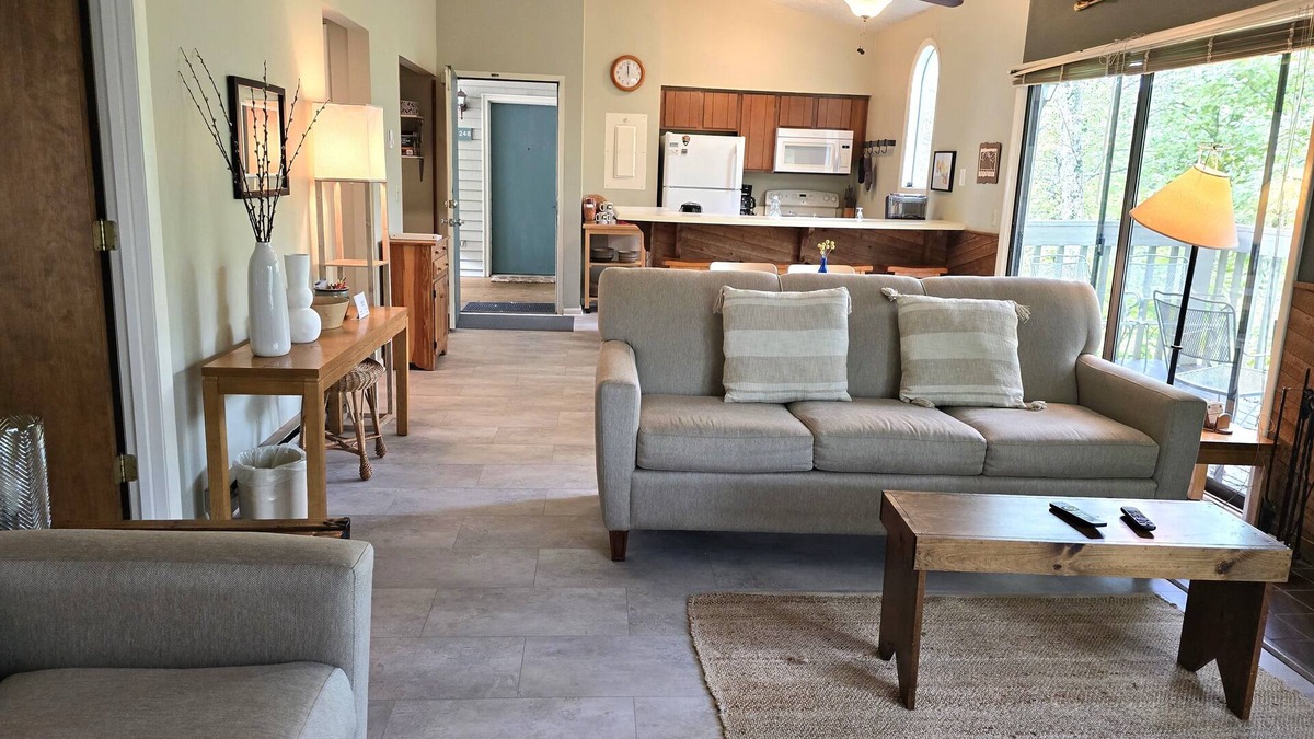 Nellysford Condo | Updated! Cozy and clean two bedroom condo.
