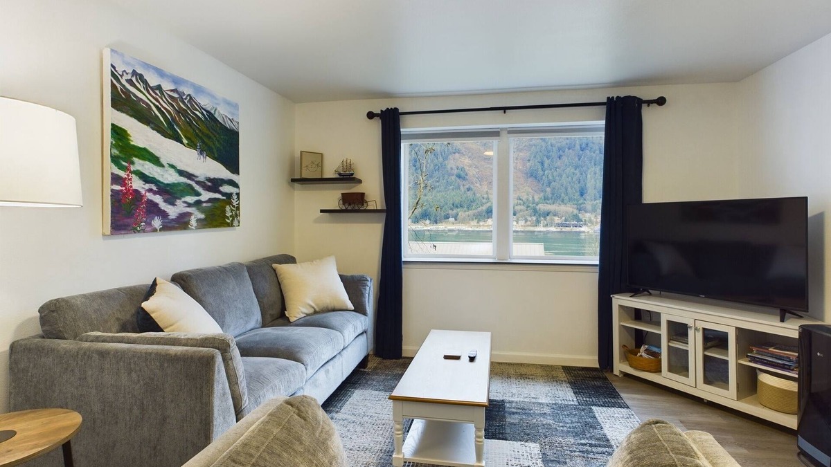 West Juneau House | Updated Douglas Apartment, Near Downtown and Skiing