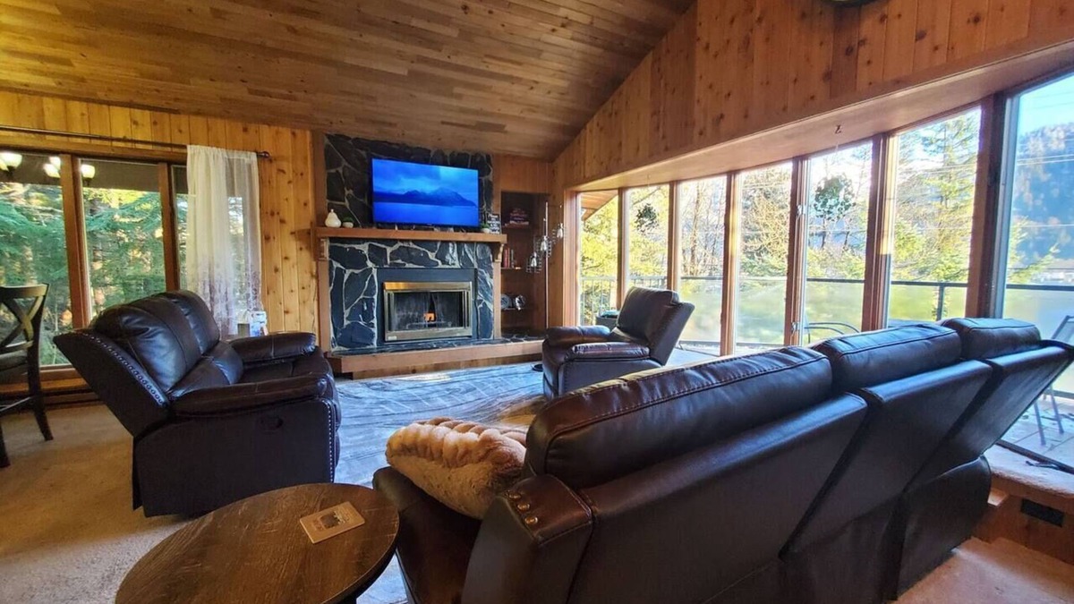 West Juneau House | Updated Duplex with Mountain & Filtered Water View