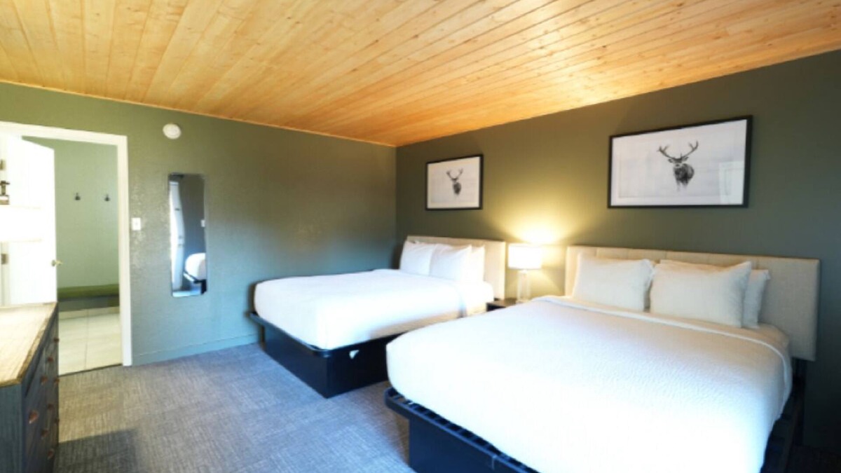 Townsend Hotel | Updated Family Getaway Suite
