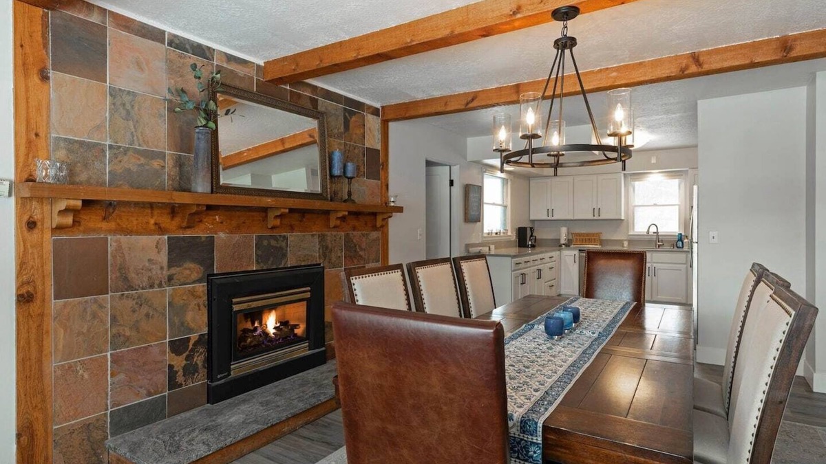 Missoula House | Updated family home in the Lewis & Clark neighborhood. Close to UM and the Hip Strip!