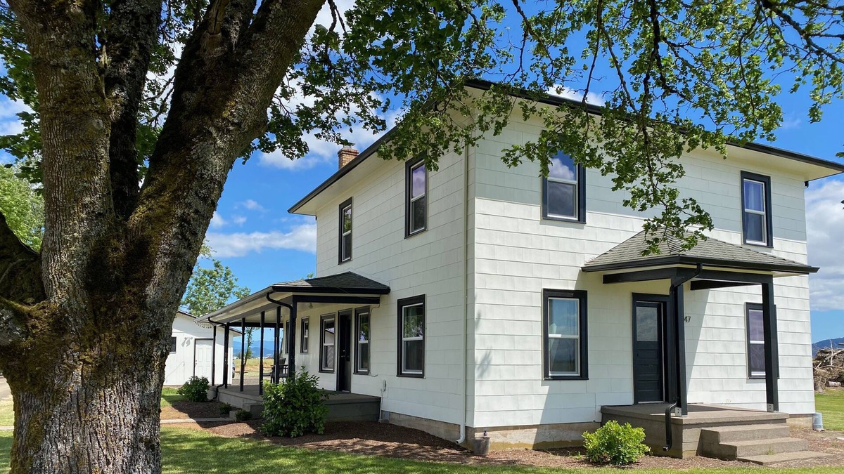 Albany Other | Updated historical home with large porch & great views