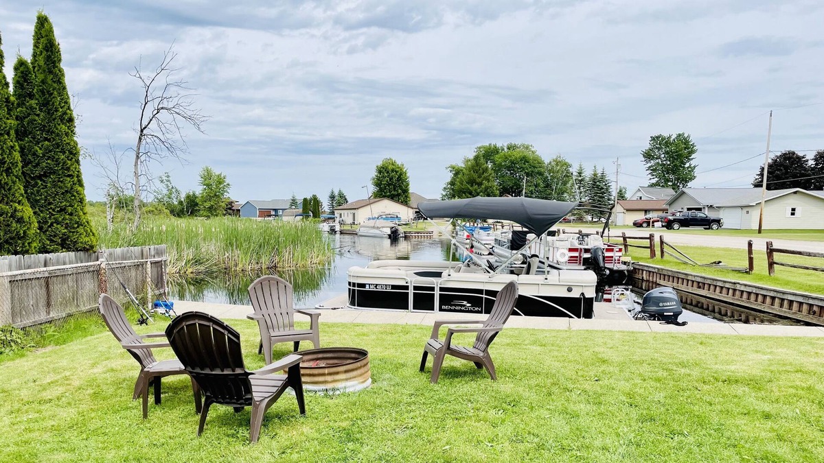 Houghton Lake House | UPDATED Houghton Lake house on the water with gorgeous lake and canal views!!!