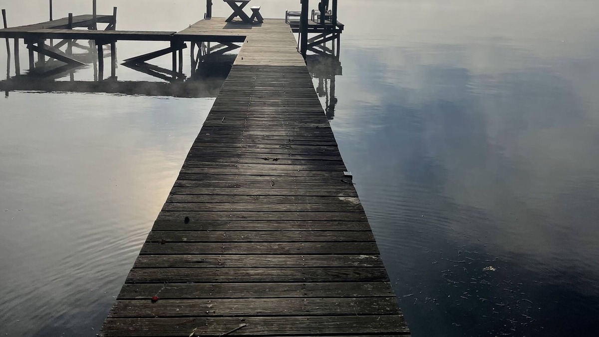 Lone Star House | Updated lakefront 3 bedroom, 2 bathroom home on Lonestar Lake