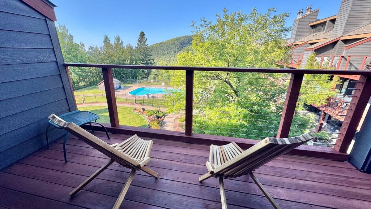 Lutsen Apartment | Updated Lutsen Mtn Condo Ski in Ski out Location Location