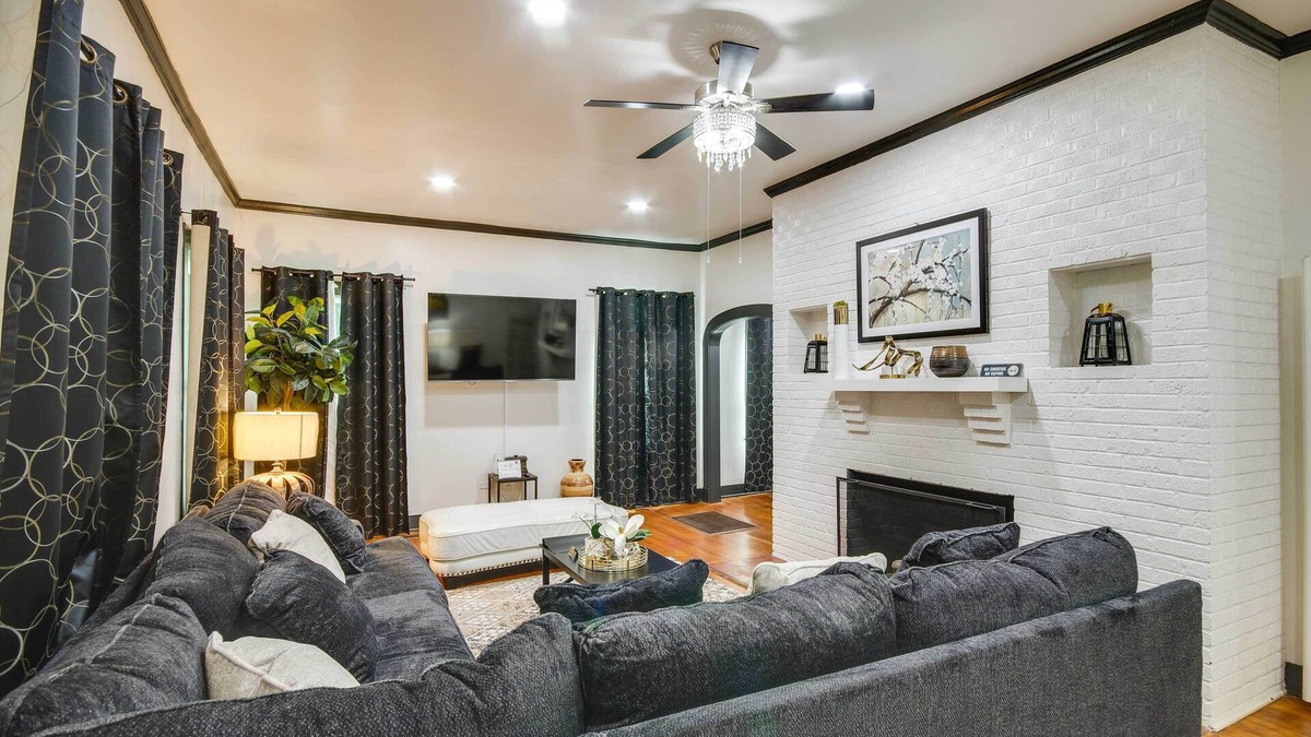 Greenwood Apartment | Updated North Greenwood Cottage < 1 Mi to Dtwn!