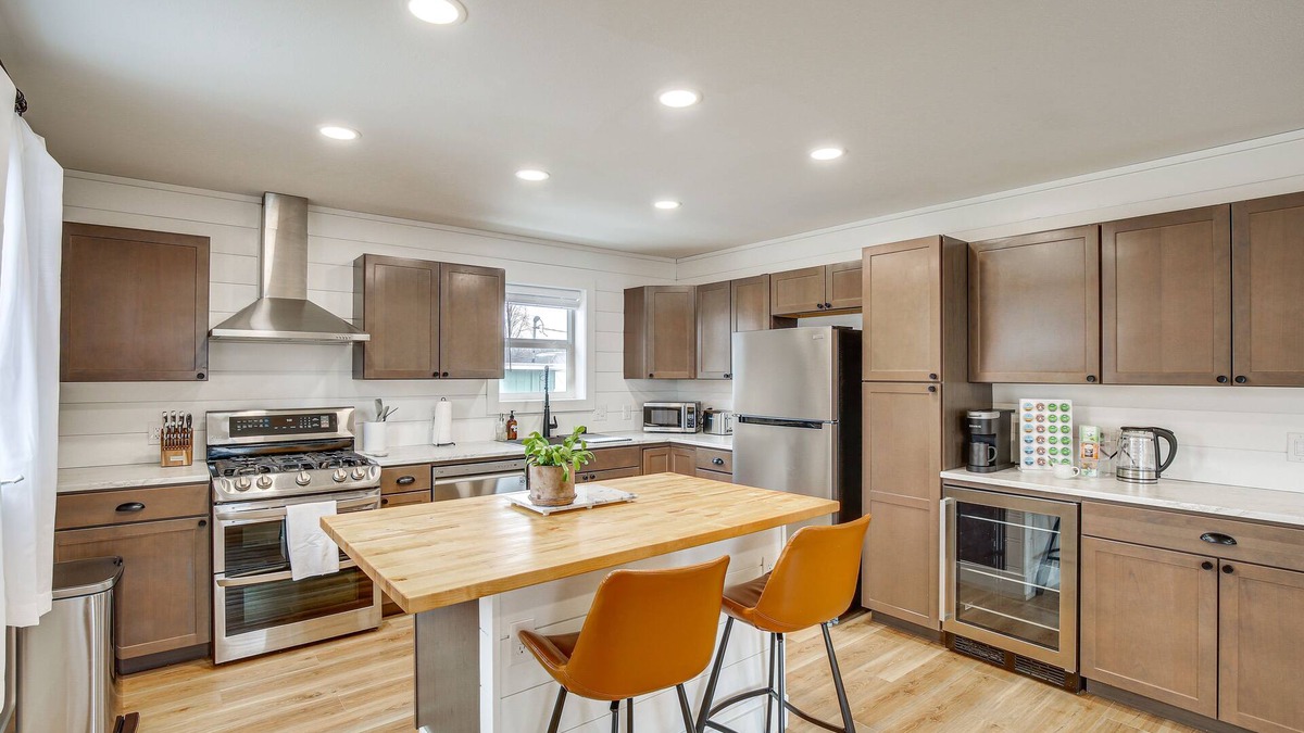 Palmer House | Updated Palmer Vacation Rental < 1 Mi to Downtown!