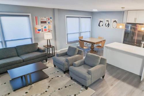 Wilmette House | Updated Spacious Home Near Northwestern University