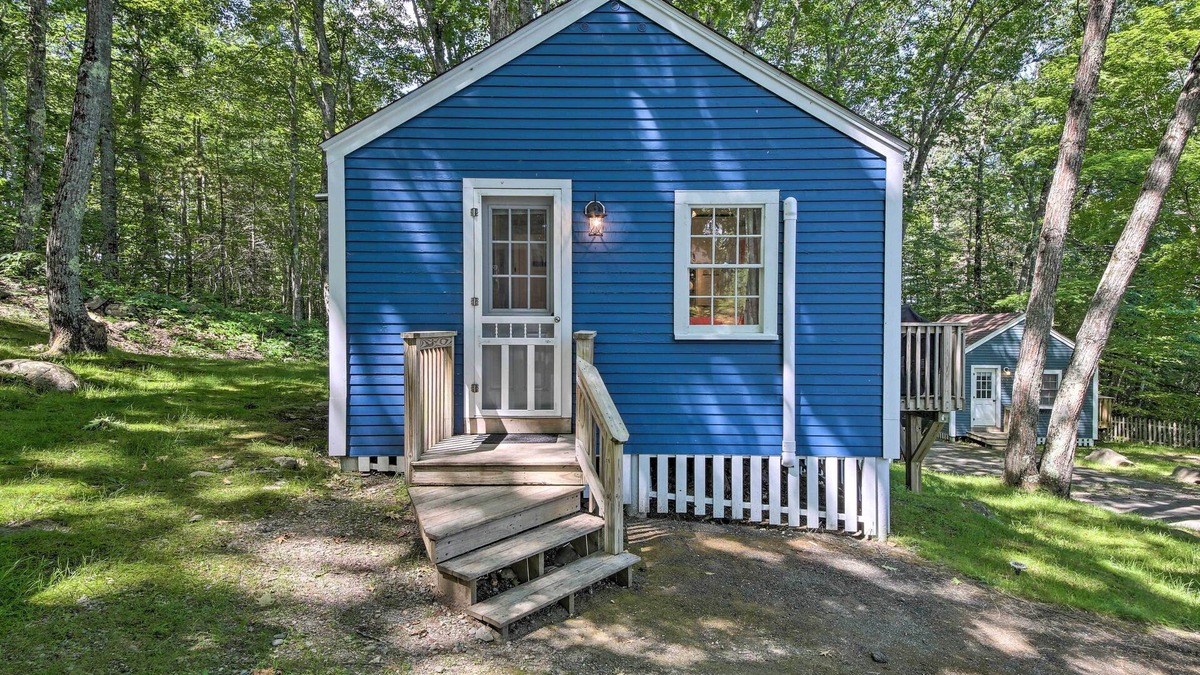 Edgecomb Cottage | Updated Tiny House: Walk to Wiscasset Village