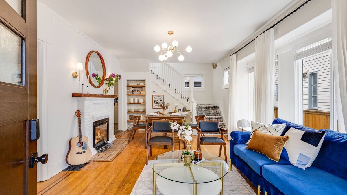 University District House | Upgraded Historical Gem 5BR/4Ba/with AC in U District