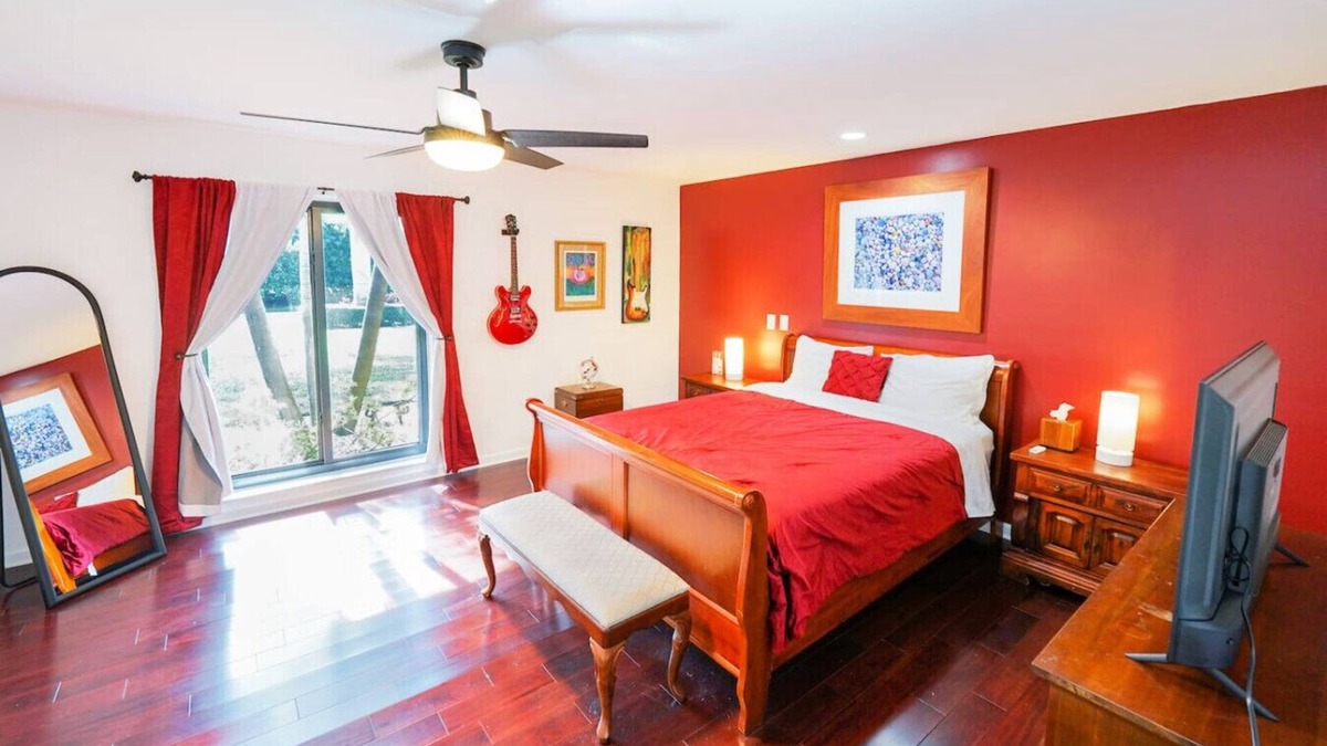 Survey Creek Condo | Upgraded Lux Retreat in CoconutCreek w/HotTub&Pool