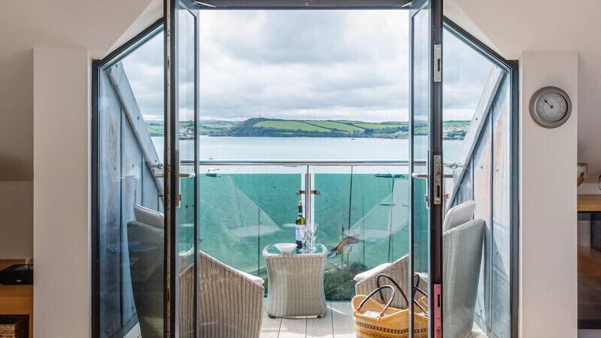 Rock Cottage | Upper Deck