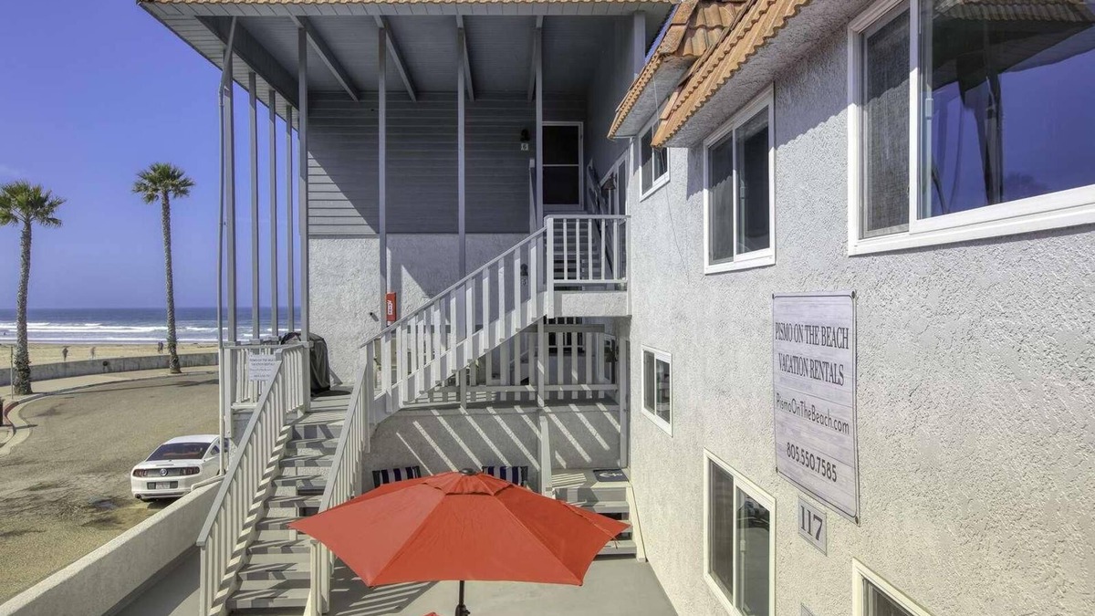 Downtown Condo | Upper Level Unit one Bedroom/One Bath