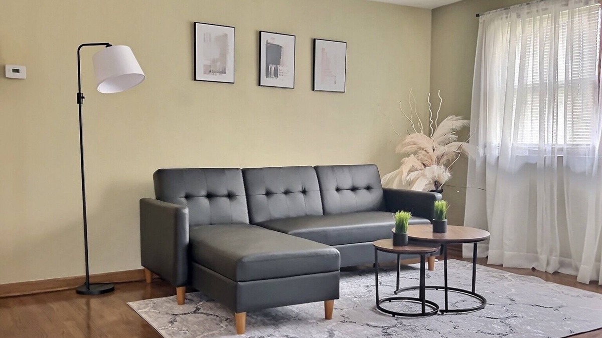 Milwaukee Apartment | Upper unit