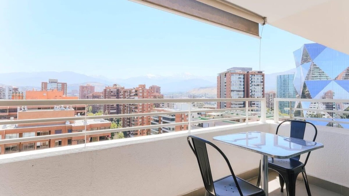 Apoquindo Apartment | Upper Views 2D Wifi, Balcony & Parking