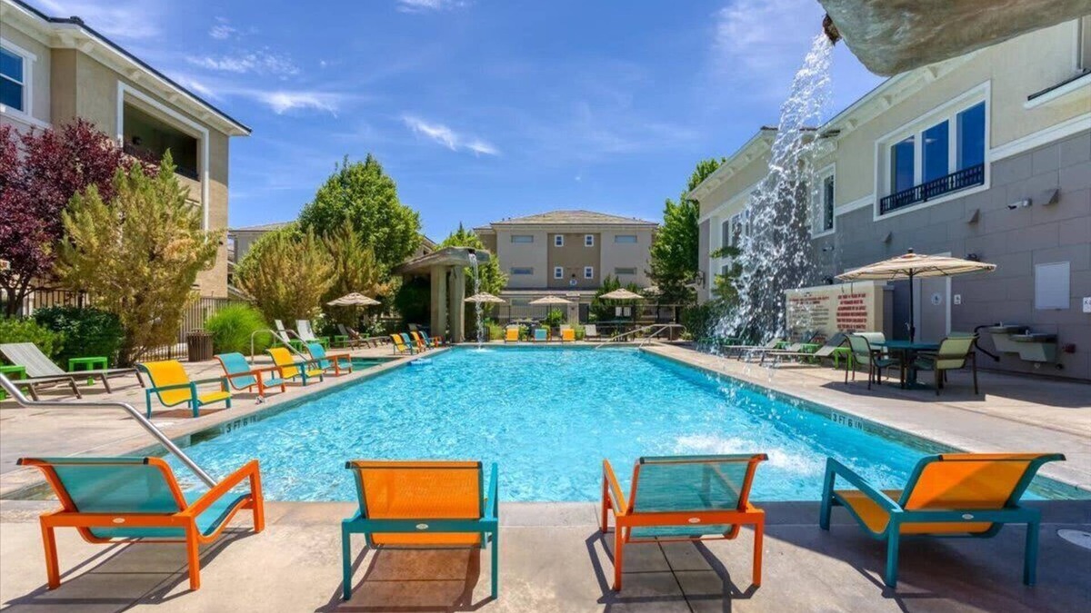 Reno/Tahoe Airport Apartment | Upscale 1BR | Mini Golf, Sauna & Heated Pool Stay