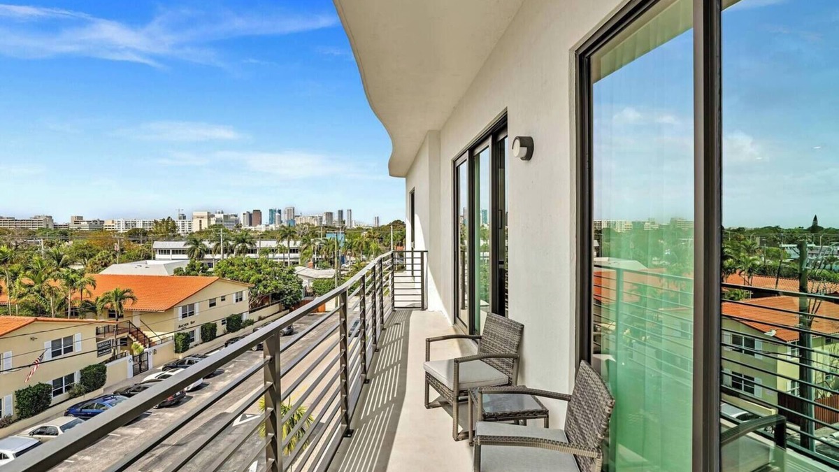 Poinciana Park Apartment | Upscale 3/3 Condo: Prime Location by FLL & Beach